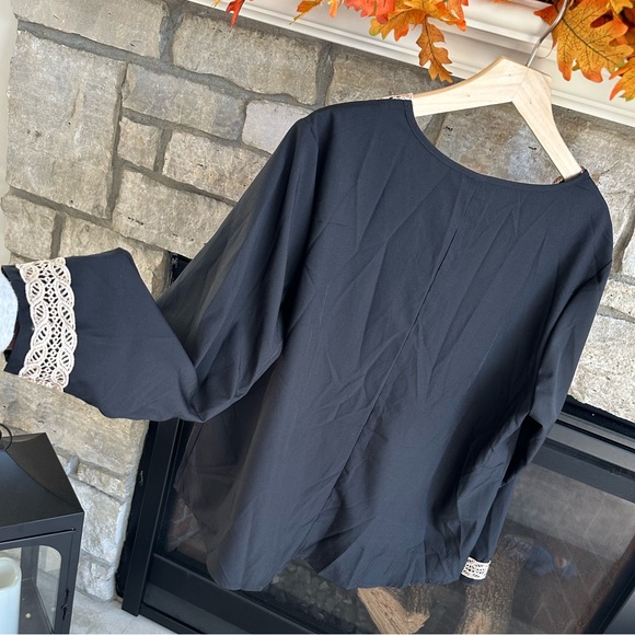 SHEIN CURVE CONTRAST LACE LONG-SLEEVE BLOUSE BLACK/TAN 0XL WOMEN - Picture 9 of 15